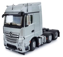 Mercedes-Benz Actros Bigspace 6x2 strieborná